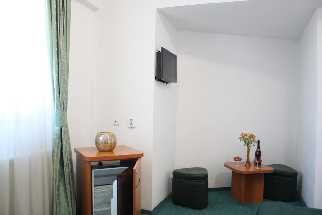 Hotel Sir Orhideea Bucureşti Exterior foto